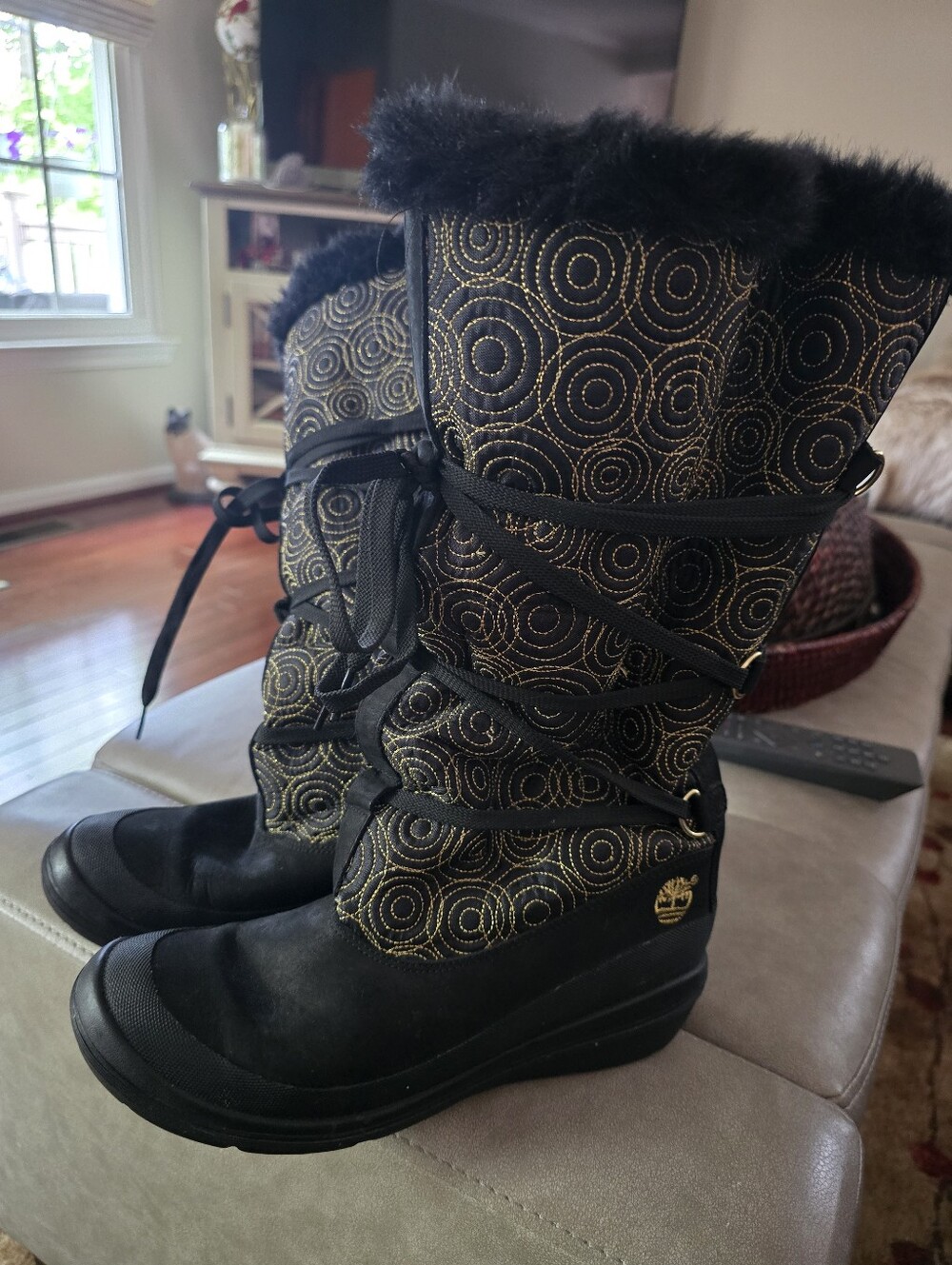 Timberland Black Winter Lace-Up Boots with Gold Circle Stitching